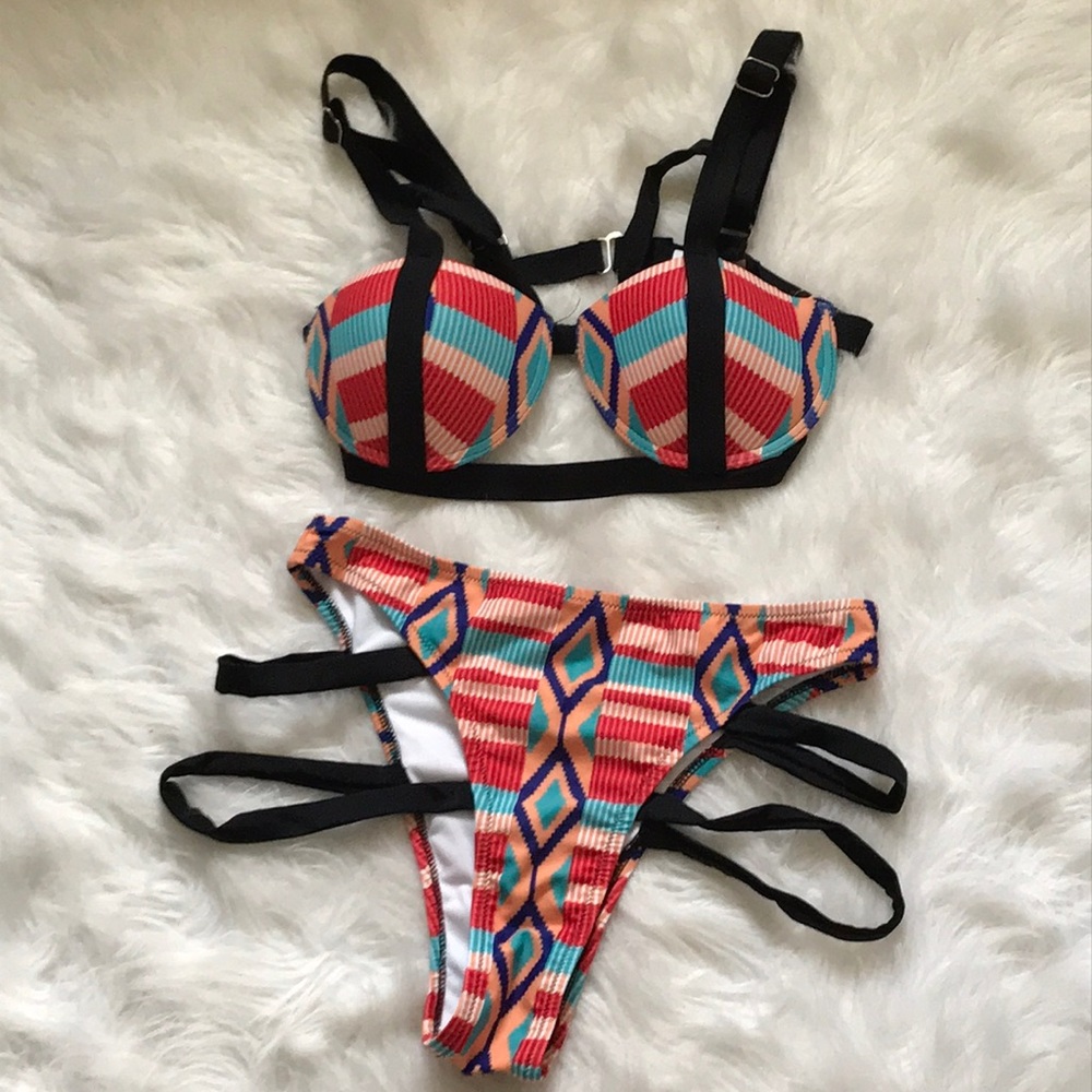 Colorful bikini - Picture 3 of 3